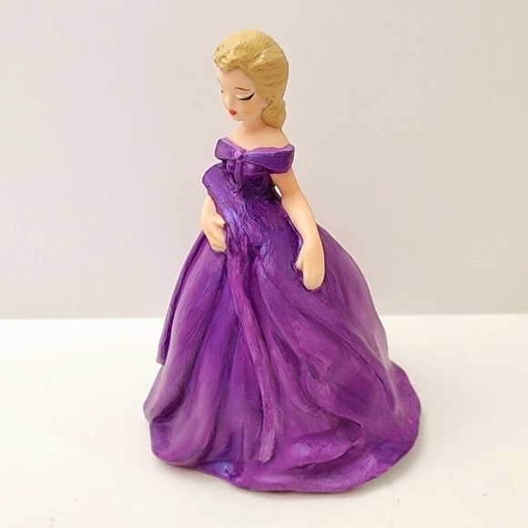 Taylor Swift Speak Now Inspired Figurine - Picture 4 of 6